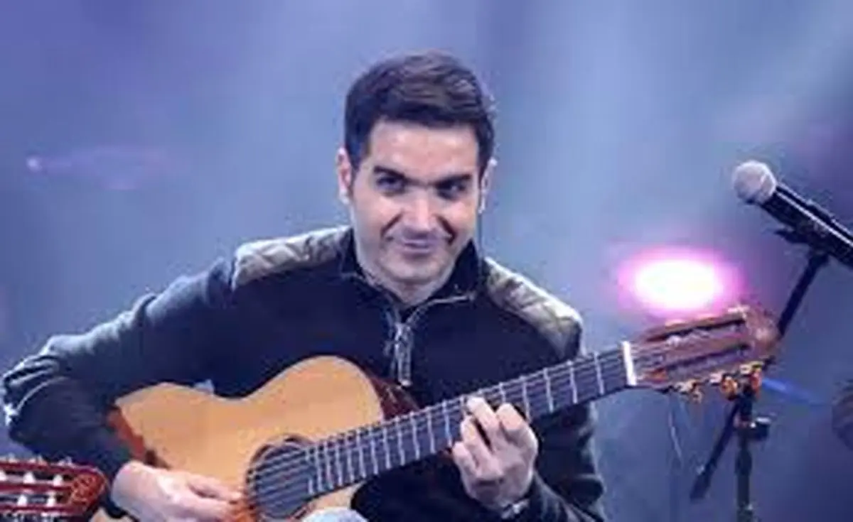 محسن یگانه در کنسرتش پرچم بحرین را کنار زد و فریاد زد: زنده باد ایرانی‌ها!