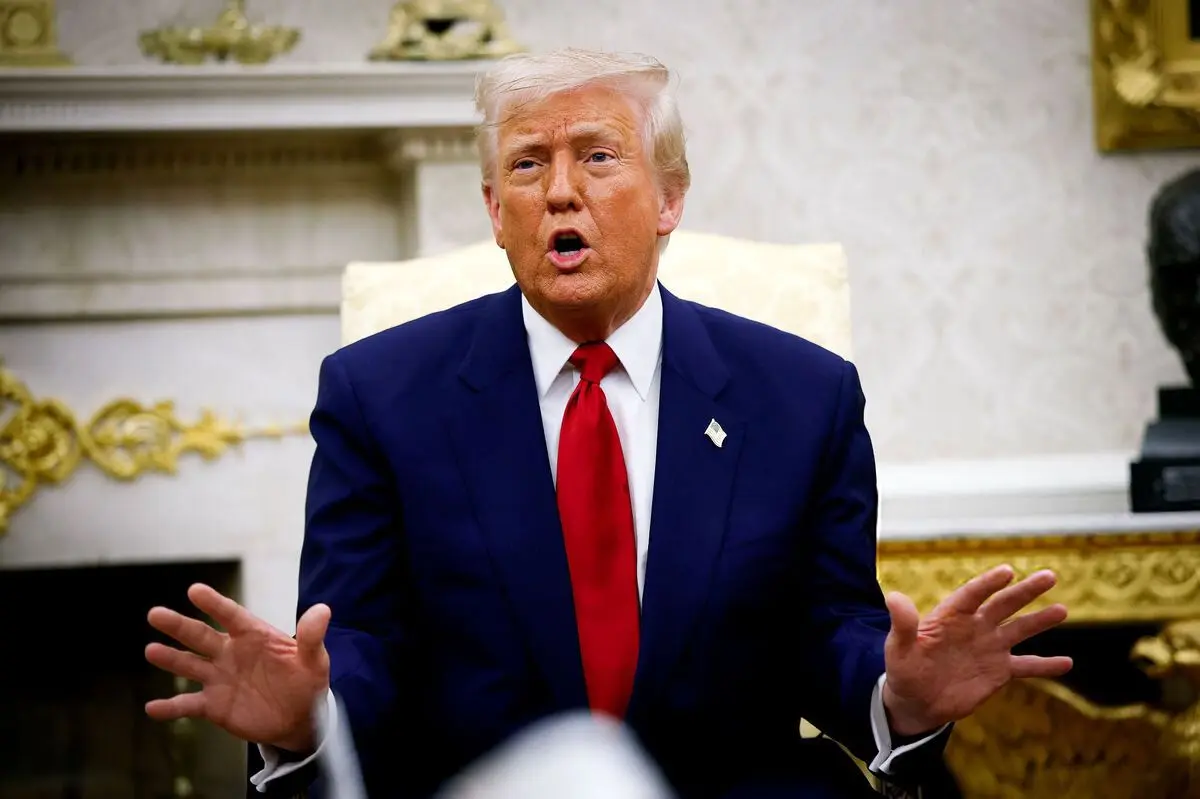 حواشی تازه: ترامپ در تصاویر جدید اپستین، واکنش جنجالی داد!