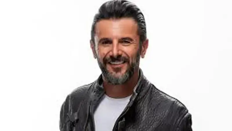 لحظه‌ای نادر از سلفی حیایی و علیرضا خمسه در پشت صحنه فیلم تازه سروش صحت!