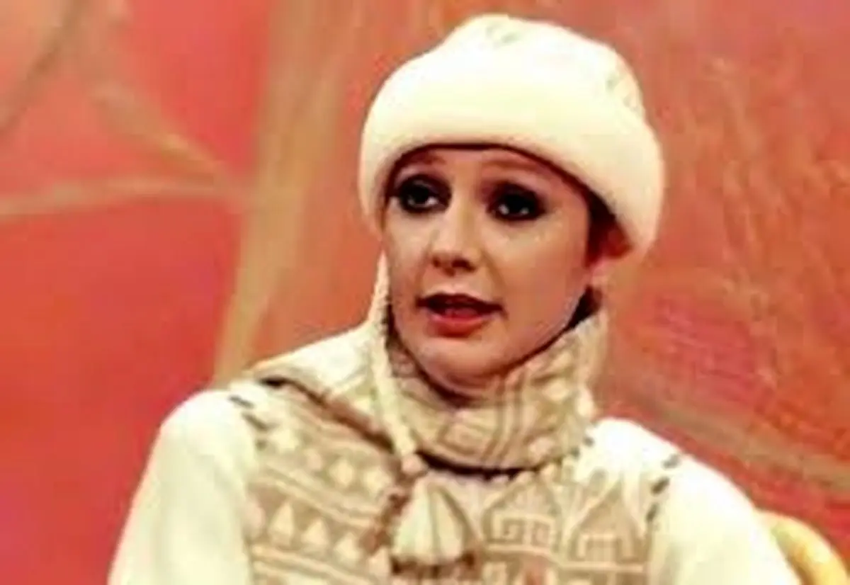 لحظه‌ای که گوگوش در مراسم خاکسپاری مهستی اشک ریخت؛ سفری احساسی به سال ۸۶