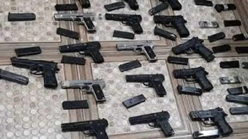 کشف حیرت‌انگیز ۱۵۰ قبضه اسلحه کلت خارجی در سیستان و بلوچستان!