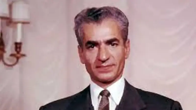 نگاه نایاب به محمدرضا پهلوی در کنار ملکه‌های سرنوشت‌ساز ایران در سال 1317!