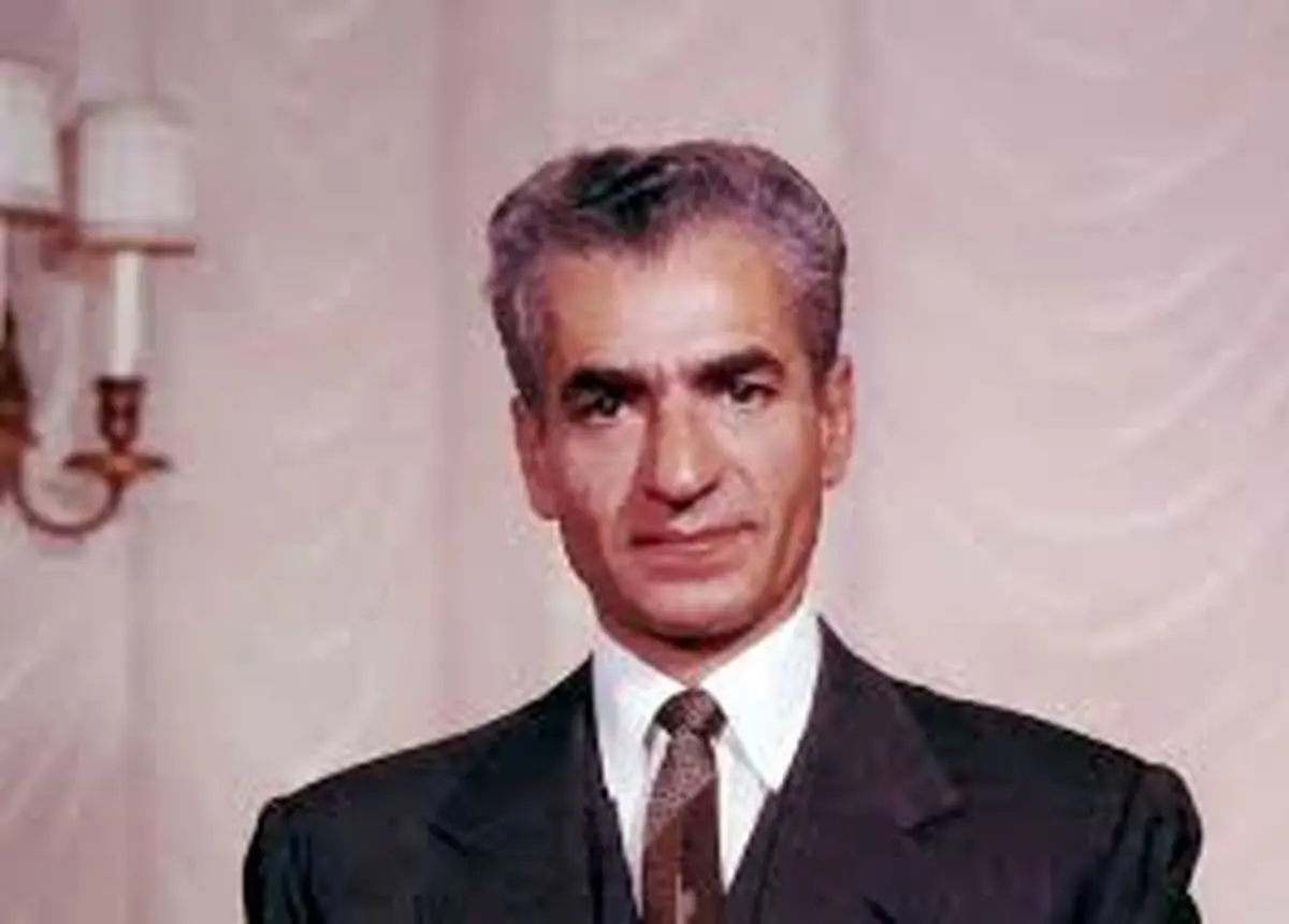 نگاه نایاب به محمدرضا پهلوی در کنار ملکه‌های سرنوشت‌ساز ایران در سال 1317!