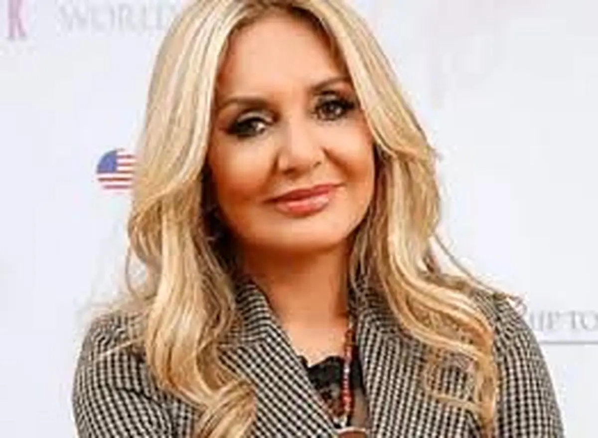 سفر به گذشته با عکس نایاب گوگوش در عروسی پدر و مادر رزیتا غفاری در دهه ۴۰