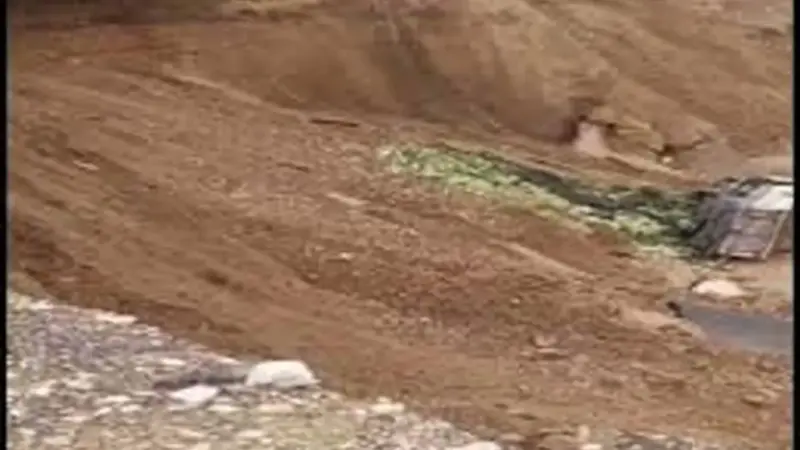 لحظه هولناک رانش زمین در جاده خوزستان/ ویدئو