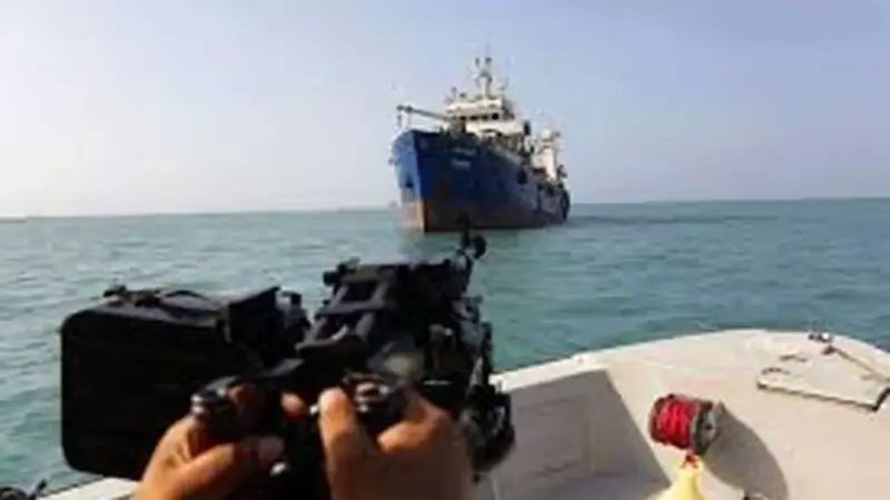 توقیف شناور حامل ۳۵۰ هزار لیتر سوخت قاچاق توسط سپاه