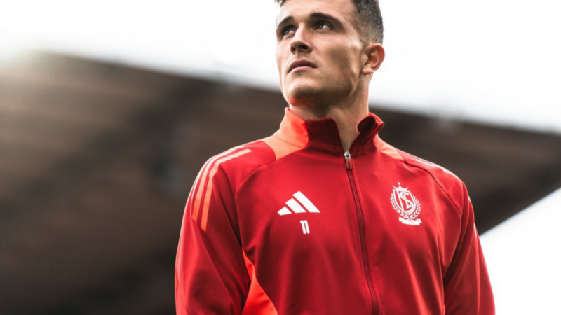 دنیس اکرت فروردین پیراهن تیم ملی را می‌پوشد