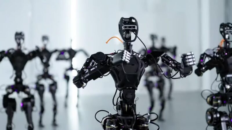 ربات‌ها در حال گرفتن انتقام؟ رقص جذاب با آهنگ آذری که وایرال شد!