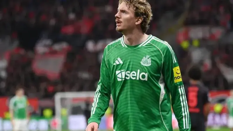 واکنش صمیمانه ولتماده پس از گل به خودی دردناک در دربی نیوکاسل-ساندرلند