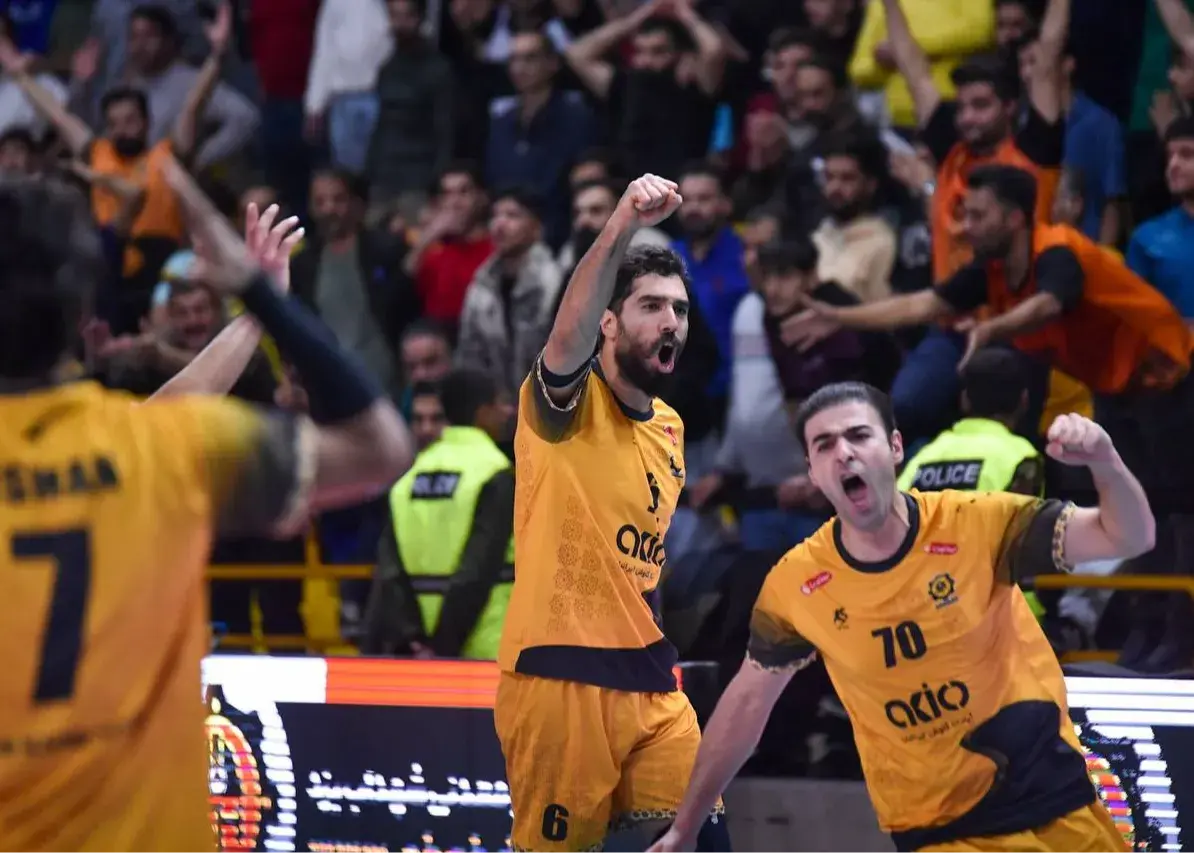 دعوت از هواداران برای جشن پیروزی نهم