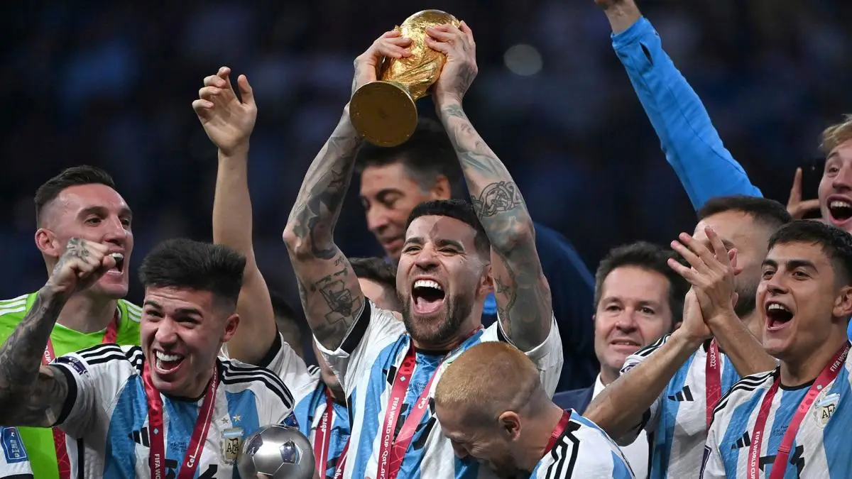 بارسا قهرمان جهان در 2022 را رد کرد!