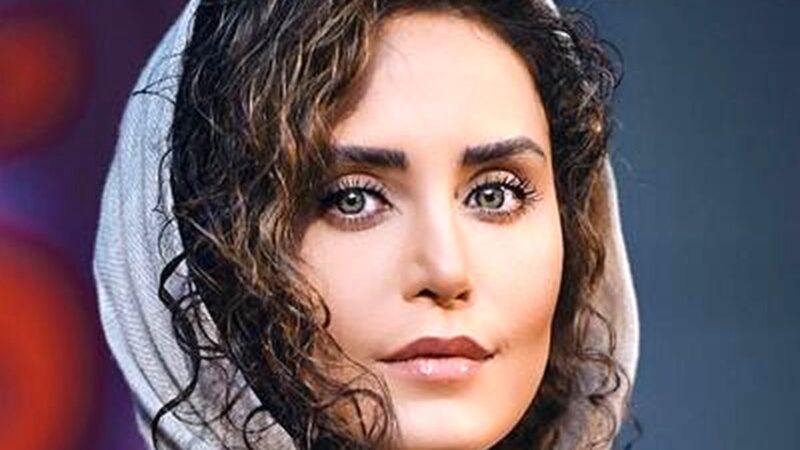 الناز شاکردوست در روز زن با هدیه‌ای کوچک غافلگیر شد؛ لحظه‌ای پر از شادی در پشت صحنه!