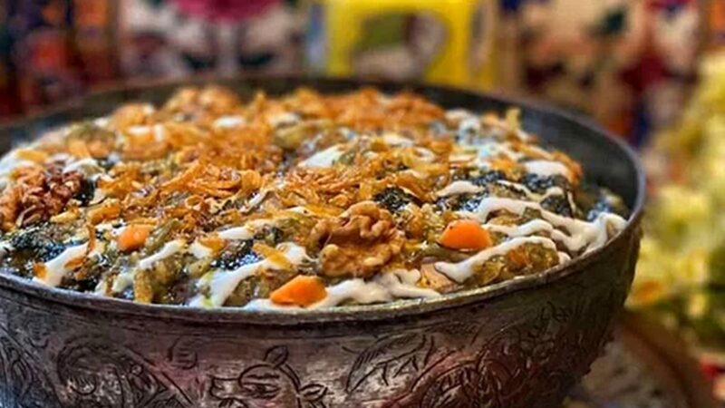 طرز تهیه آش کلم قمری مخصوص روزهای سرد زمستان