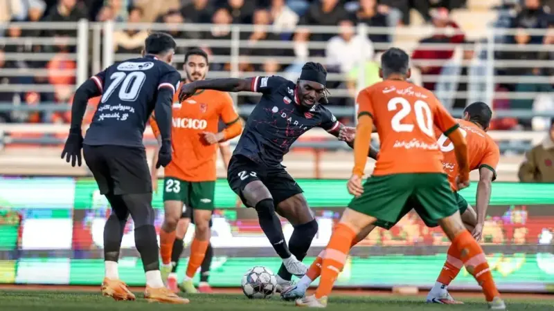 لحظه‌ای خاص در رختکن پرسپولیس؛ دیدار رویایی هوادار توانیاب با ستاره‌ها!