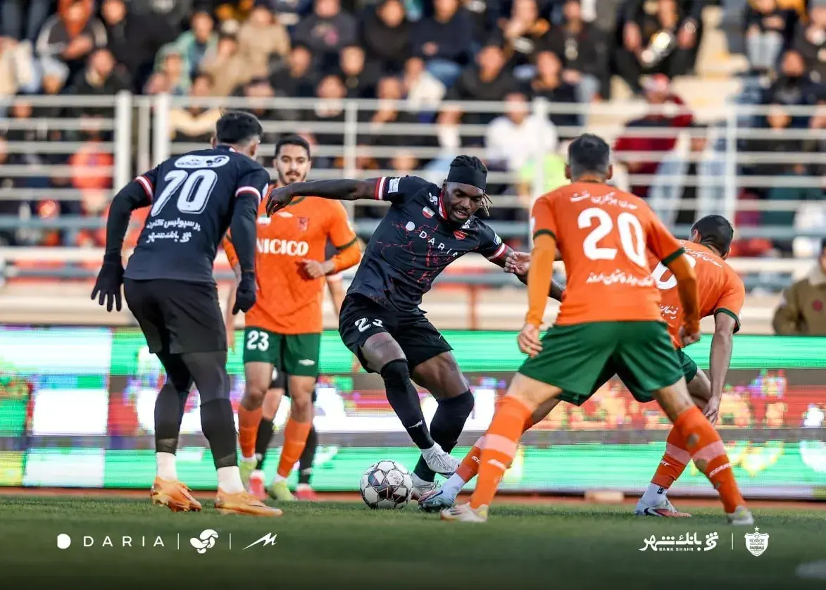 لحظه‌ای خاص در رختکن پرسپولیس؛ دیدار رویایی هوادار توانیاب با ستاره‌ها!