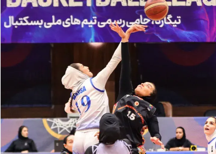 تاخیر ۴ ساعته در بازی جنجالی بسکتبال زنان؛ واکنش‌های داغ دو تیم به تعویق مسابقه