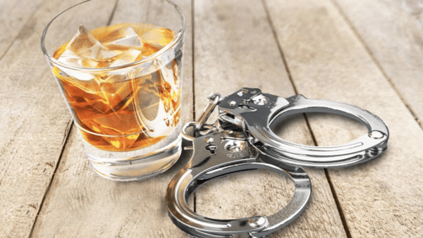 بازیگر سرشناس در مهمانی جنجالی ناگهان حالش بد شد؛ ماجرایی که همه را شوکه کرد!