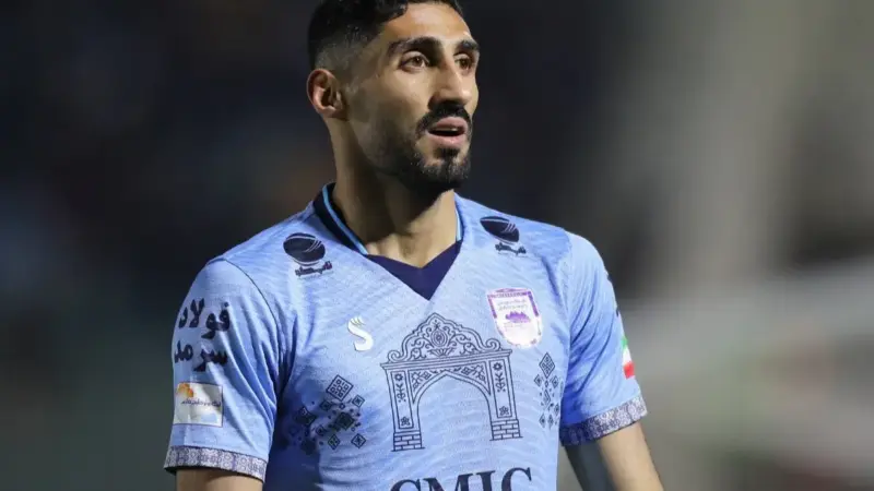 چادرملو اردکان در نبرد نفس‌گیر برابر سپاهان؛ آیا اخباری و دو اصفهانی طلایی‌پوش می‌درخشند؟