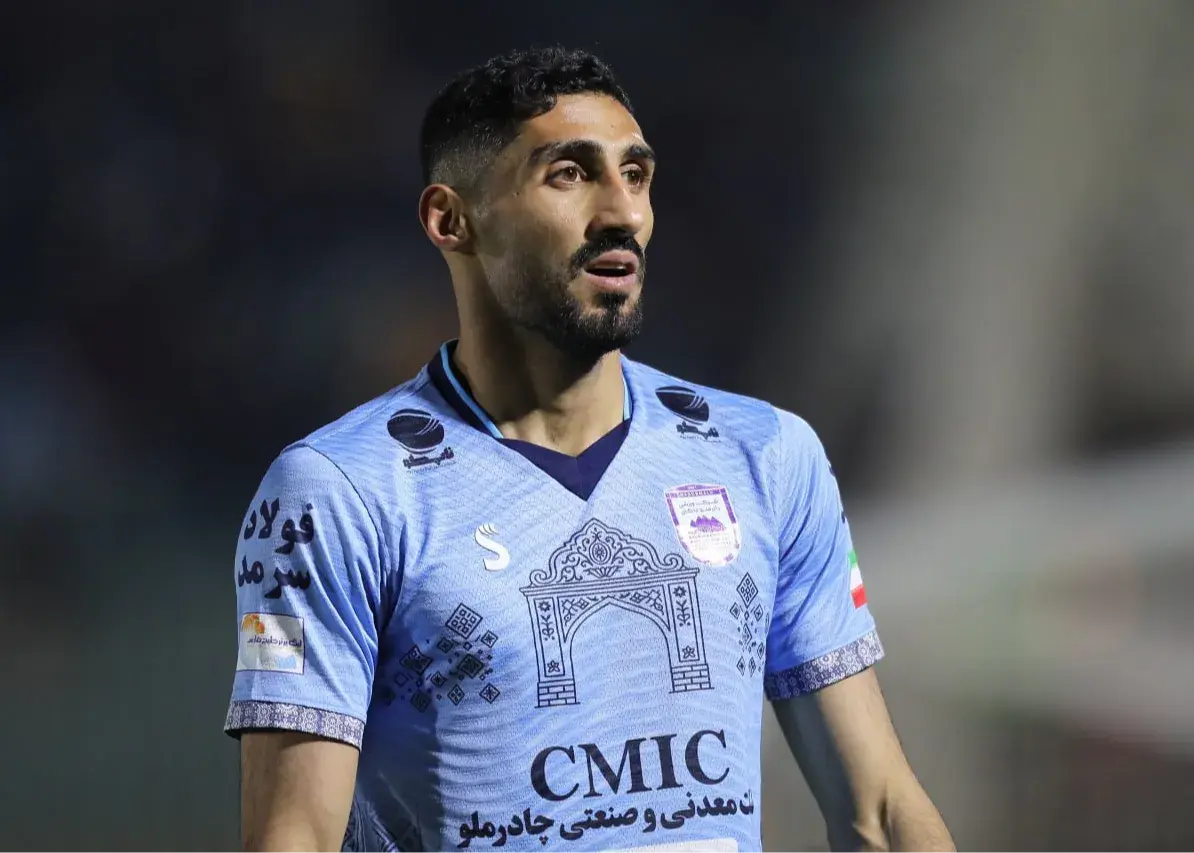 چادرملو اردکان در نبرد نفس‌گیر برابر سپاهان؛ آیا اخباری و دو اصفهانی طلایی‌پوش می‌درخشند؟