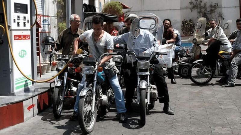 دولت با تصمیمی جدید، سهمیه سوخت موتورسواران فاقد کارت را تضمین کرد!