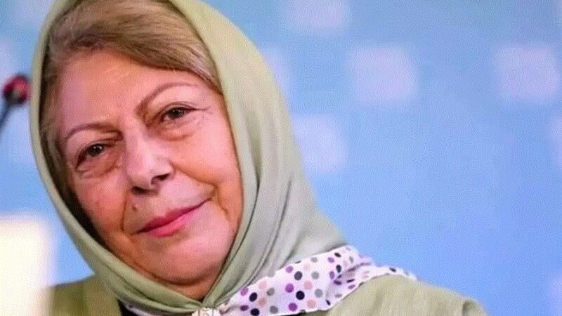سفر زمان؛ «ثریا قاسمی» در جوانی در آغوش مادرش «حمیده خیرآبادی»
