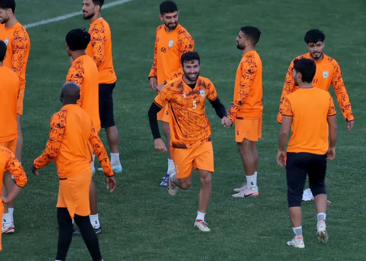 چادرملو در آستانه فتح رتبه سوم لیگ؛ آیا استقلال و تراکتور را پشت سر می‌گذارد؟