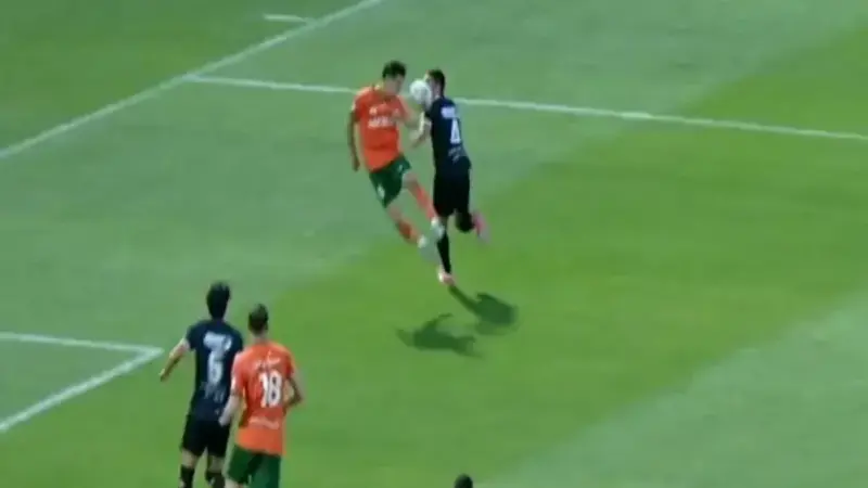 صحنه‌های جنجالی داوری در بازی پرسپولیس و مس؛ آیا عدالت رعایت شد؟