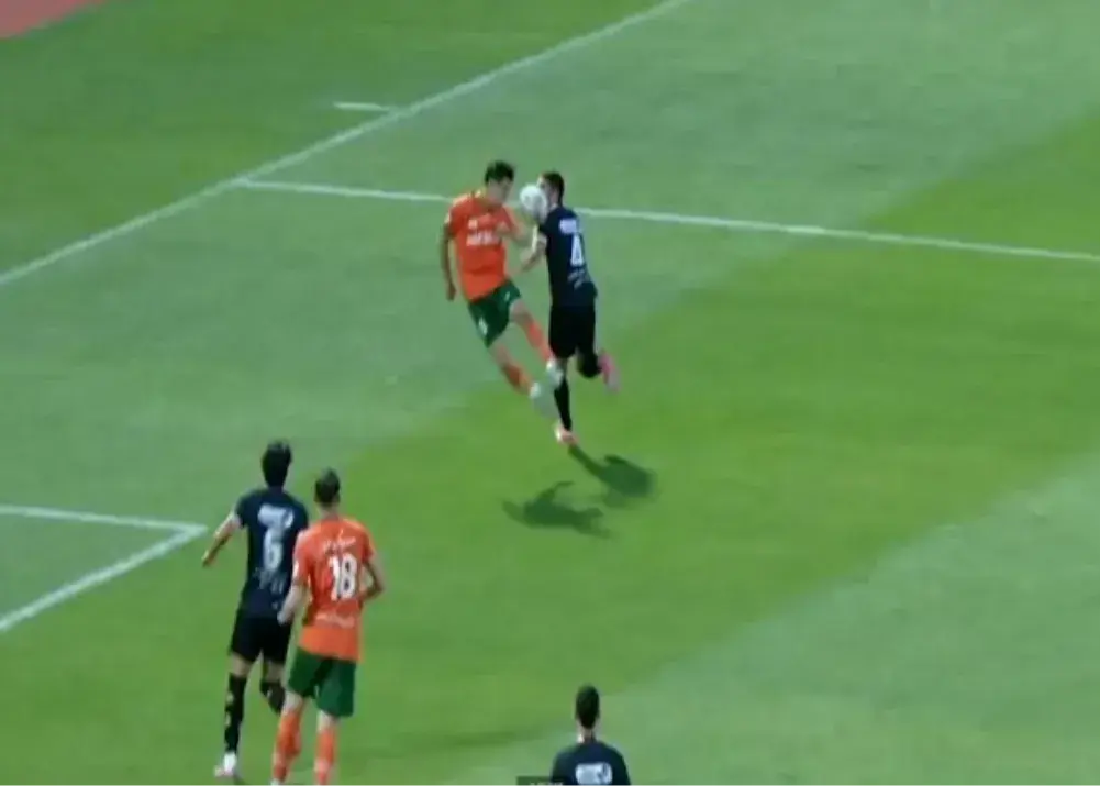 صحنه‌های جنجالی داوری در بازی پرسپولیس و مس؛ آیا عدالت رعایت شد؟