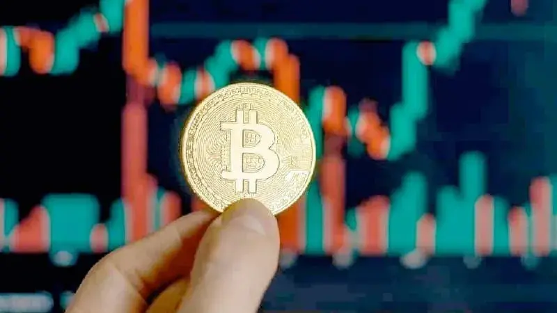 ثبات قیمت بیت کوین در آستانه سال ۲۰۲۶؛ نشانه‌هایی از آماده‌سازی بازار مشتقات
