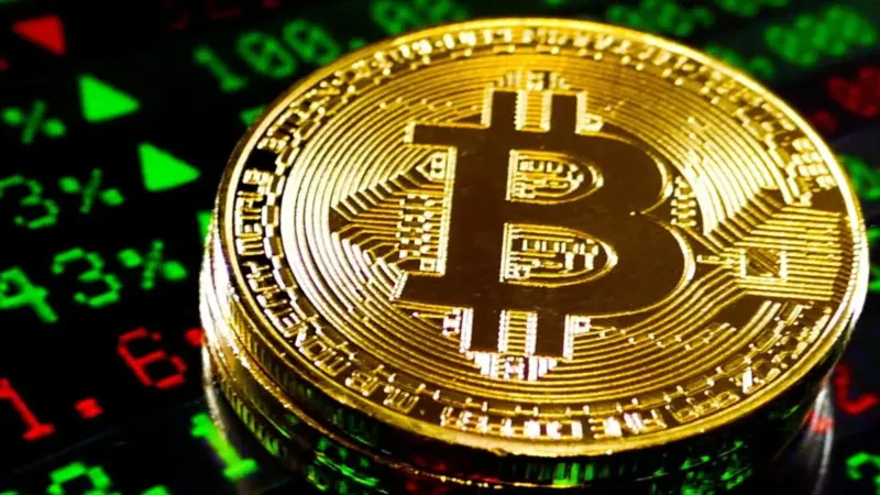 سقوط آرام بازار ارز دیجیتال؛ ارزش کل به ۳.۰۲ تریلیون دلار رسید