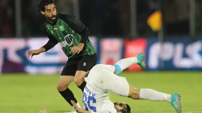 واکنش تند استقلال به داور پس از سقوط ترسناک عارف غلامی در زمین!