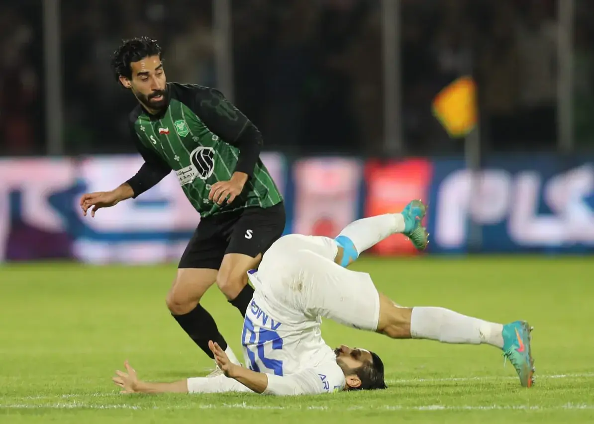 واکنش تند استقلال به داور پس از سقوط ترسناک عارف غلامی در زمین!