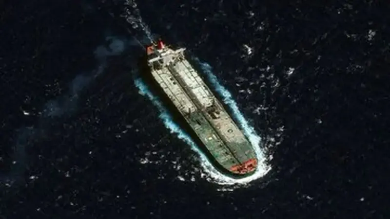 رویترز فاش کرد: ۱۱ میلیون بشکه نفت ایران و روسیه در آب‌های ونزوئلا گرفتار شد!