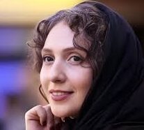 ملیسا ذاکری، بازیگر سریال قهوه پدری، بازیگر دو حنجره ایرانی! اولین روز اقای مدیری گفتن صدای خیلی کلفتی داره+ فیلم