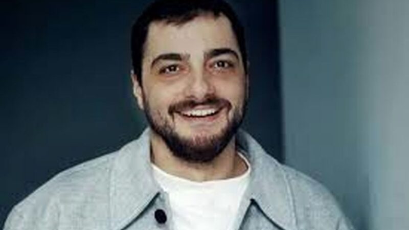 سجاد بابایی با استایل کلاسیک و بی‌ادعا، الگویی جدید برای بازیگران مرد شد!