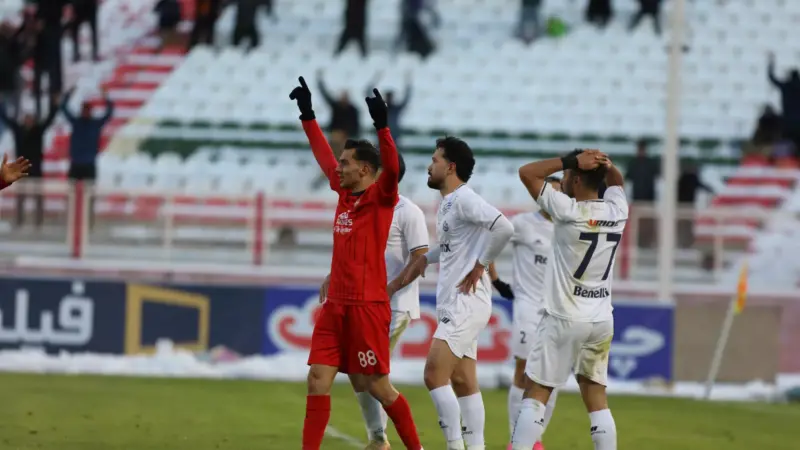 پتو پیچ برای تماشای جدال تراکتور! (عکس)