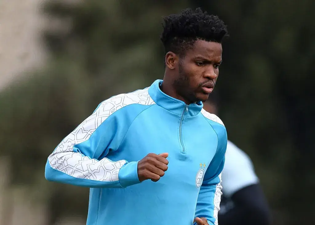 هافبک خارجی استقلال به‌طور ناگهانی ایران را ترک کرد؛ شوک به هواداران آبی‌پوش!