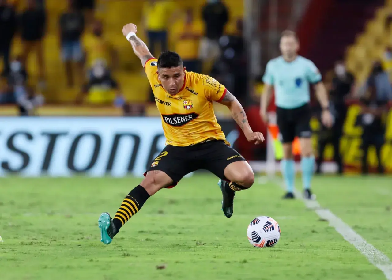 قتل هولناک بازیکن مشهور اکوادوری و نامزدش در حمله مسلحانه‌ای خونین!