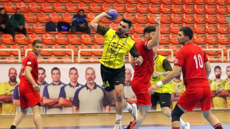 مس با شکست سایپا صدر جدول لیگ هندبال را دوباره فتح کرد!