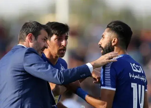 هافبک جنجالی استقلال رسماً تایید کرد: مقصد بعدی من عراق است!