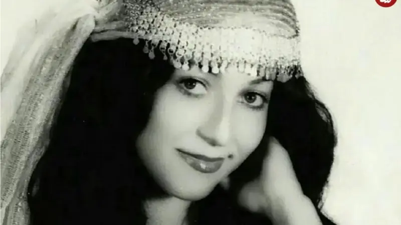 سفر شگفت‌انگیز به سال ۱۳۰۷؛ عکس نادر «روح انگیز» خواننده محبوب در روز عروسی‌اش!