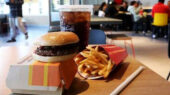 افزایش نجومی قیمت همبرگر در ایران؛ مقایسه‌ای که کاربران را شوکه کرد!