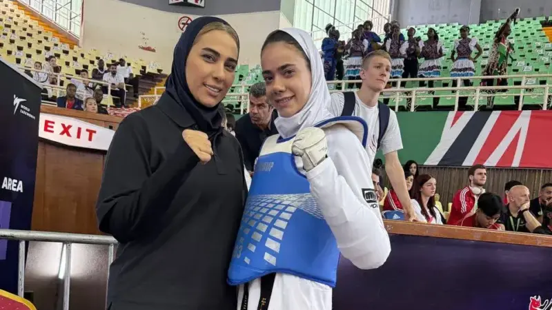 مشت‌های محکم مبینا و هستی؛ پاسخ قاطع به شایعه درگیری جنجالی!