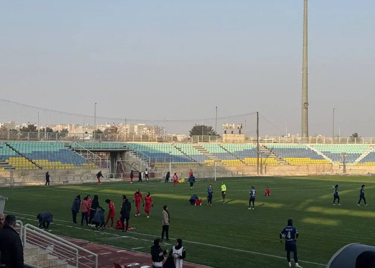 اعتراض شدید گل‌گهری‌ها به زنان پرسپولیس: «وقت‌تان را هدر ندهید!»