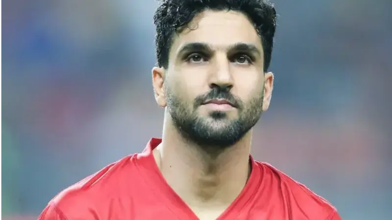 کاپیتان فولاد لنگ لنگان پانزده دقیقه بازی کرد