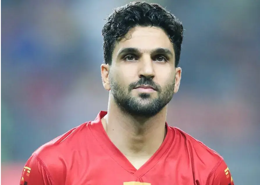 کاپیتان فولاد لنگ لنگان پانزده دقیقه بازی کرد