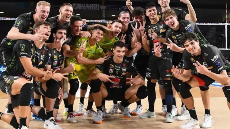 بازگشت دوباره لبخند به ستاره والیبال ایران در جدال حساس سری‌آ ایتالیا