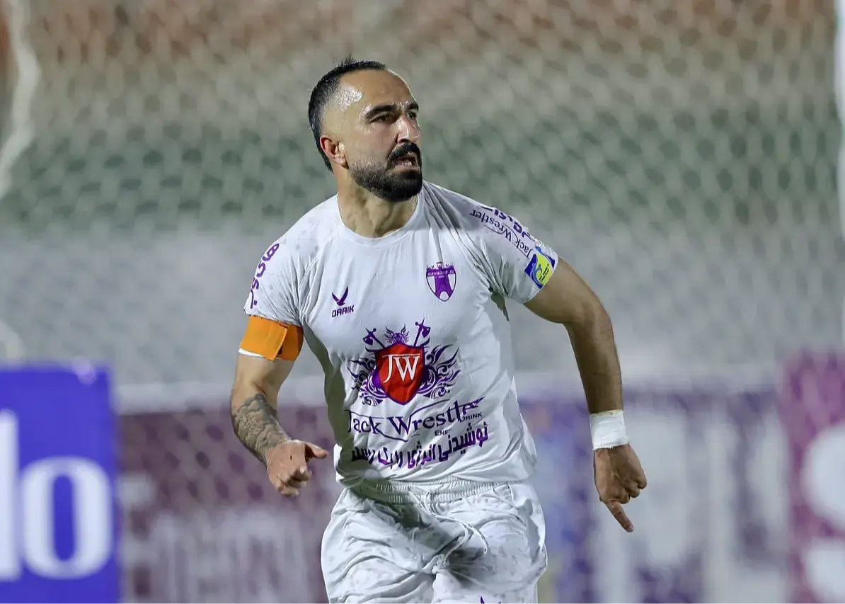 شجاعیان تیمش را 10 نفره کرد - وب‌گردی