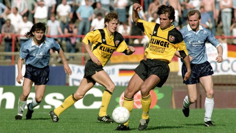 بعد از ۳۵ سال؛ اسطوره فوتبال آلمان شرقی بالاخره جام قهرمانی‌اش را گرفت!