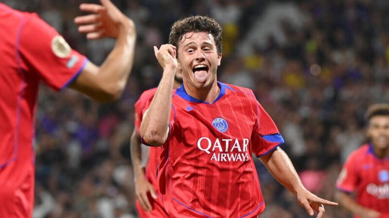 کری‌خوانی جوان اول پاریس: جام مال ماست!